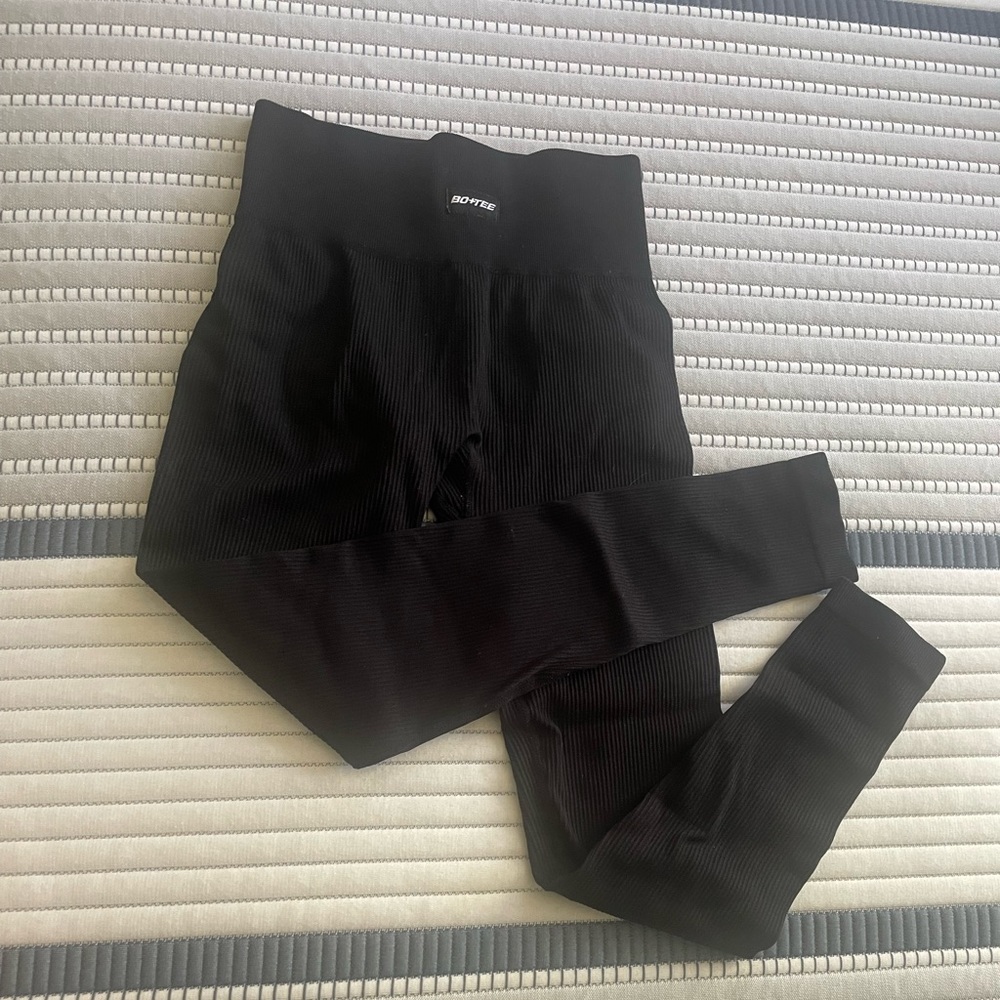 Black leggings